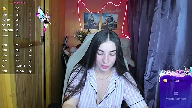 Fiery Brunette  online show from January 12, 7:00 am