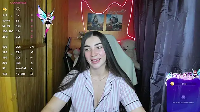 Fiery Brunette  online show from January 14, 12:45 pm