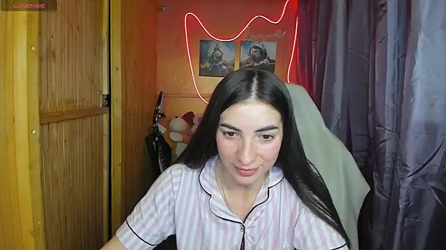 Fiery Brunette  online show from February 18, 3:54 pm