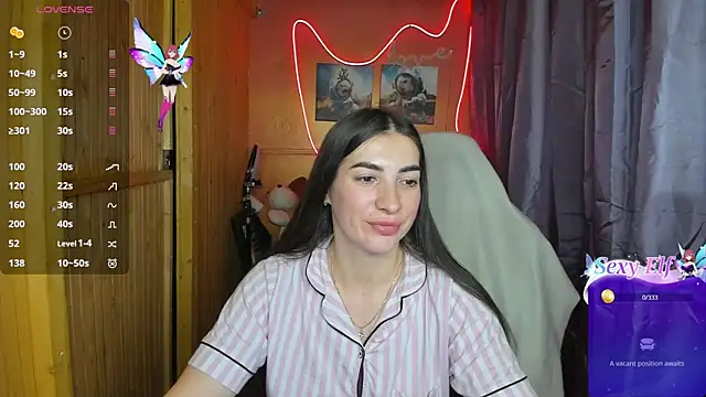 Fiery Brunette  online show from February 19, 5:38 am