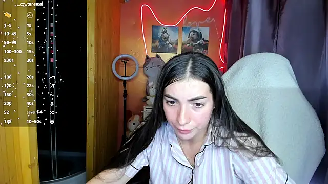 Fiery Brunette  online show from September 16, 8:04 am