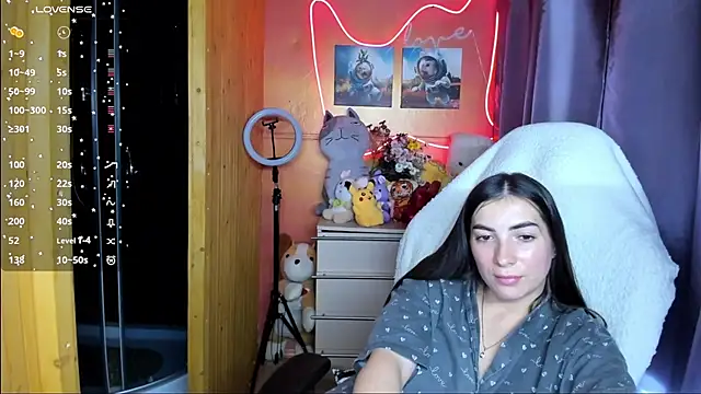 Fiery Brunette  online show from September 27, 9:36 am