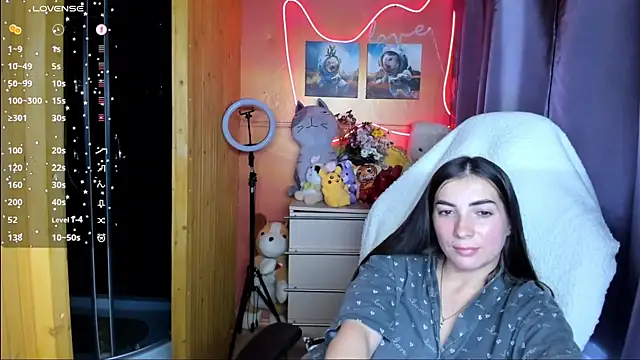 Fiery Brunette  online show from September 28, 7:58 am