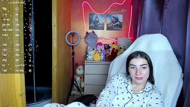 Snapshot of Fiery_Brunette_ chatting on November 7, 6:30 pm Fiery Brunette online show from November 7, 6:30 pm