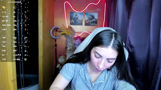 Snapshot of Fiery_Brunette_ chatting on November 17, 9:48 am Fiery Brunette online show from November 17, 9:48 am