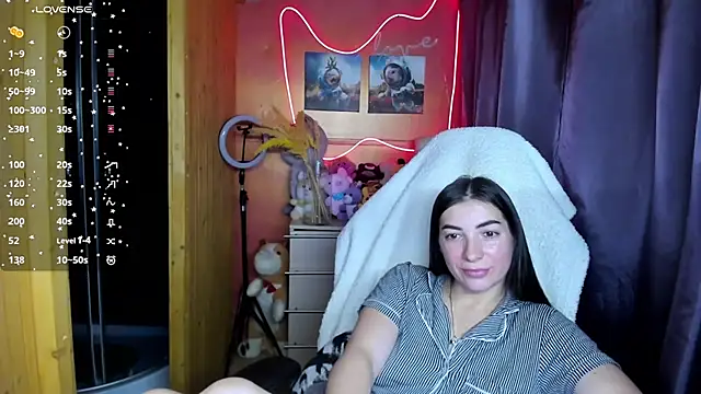 Snapshot of Fiery_Brunette_ chatting on November 19, 6:30 pm Fiery Brunette online show from November 19, 6:30 pm