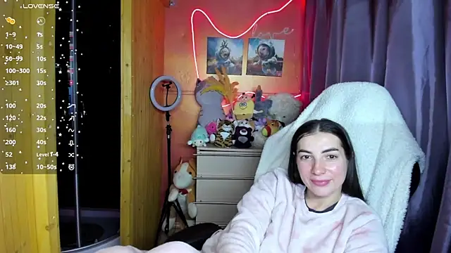 Fiery Brunette  online show from March 12, 4:46 pm