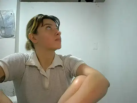 Mia foster1 online show from May 21, 2:07 am