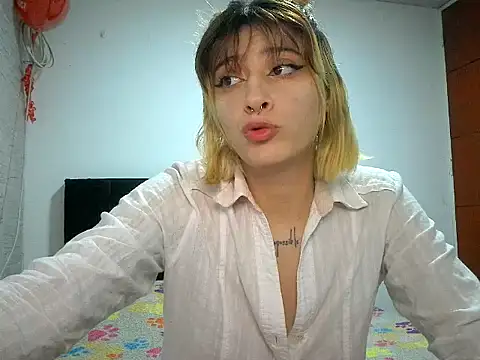 Mia foster1 online show from May 26, 11:01 pm