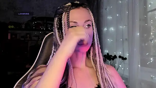 Snapshot of elena_addiction chatting on July 7, 4:44 pm elena addiction online show from July 7, 4:44 pm