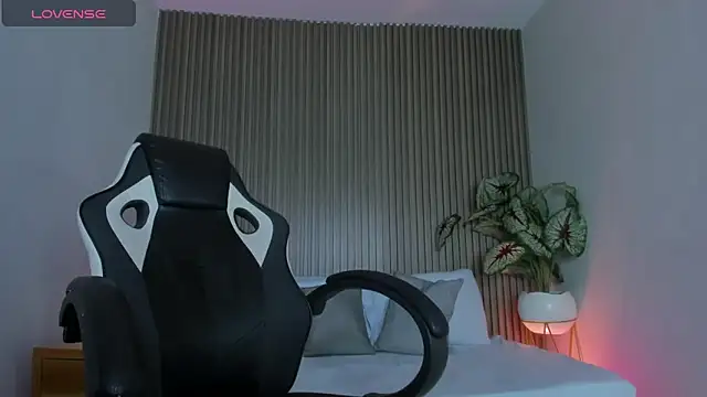 ayla13  online show from February 20, 7:14 pm