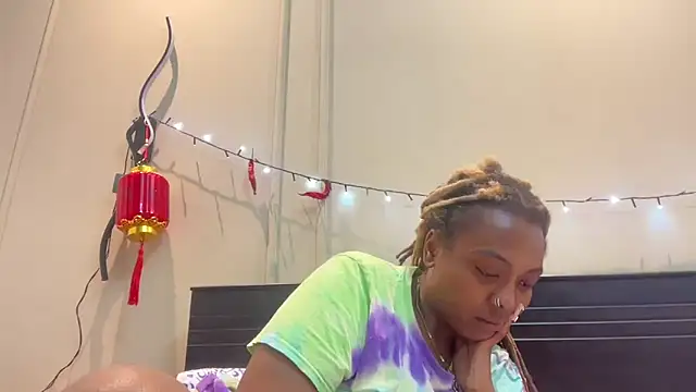 ChocolateCakeQueen online show from March 23, 3:54 am