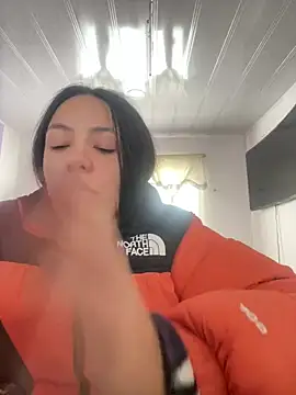 hannahb-e online show from February 23, 7:11 pm