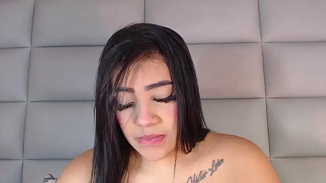 emily brontee  online show from December 7, 11:51 am