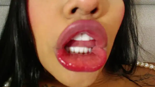 emily brontee  online show from March 18, 4:26 pm