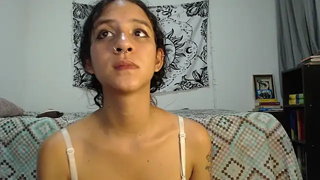 AlinaWoolf  online show from December 11, 5:53 am