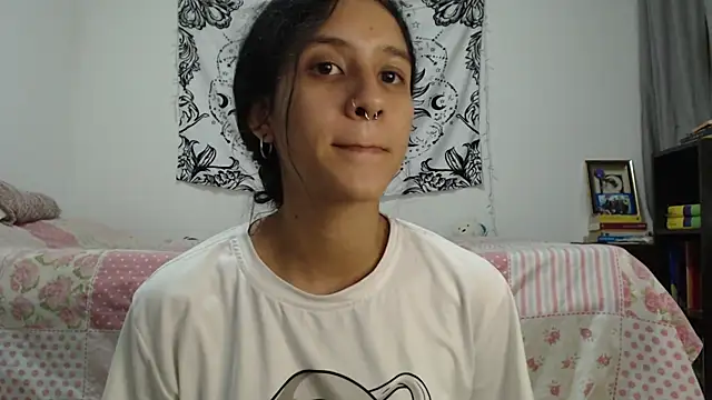 AlinaWoolf  online show from January 3, 11:44 pm