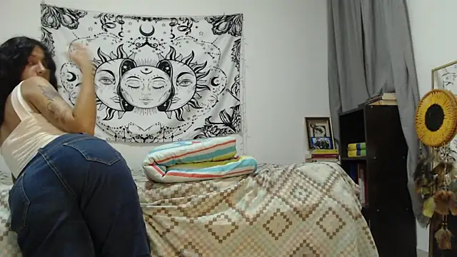 AlinaWoolf  online show from March 11, 5:05 am