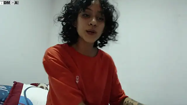 AlinaWoolf  online show from October 3, 9:34 pm