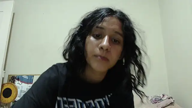 AlinaWoolf  online show from August 3, 4:11 am