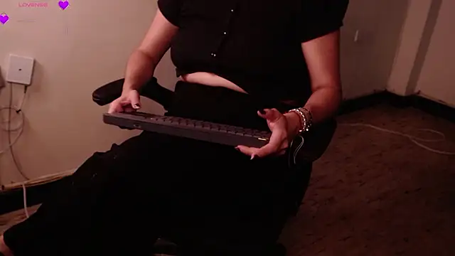 Snapshot of _samara chatting on January 18, 12:09 pm samara online show from January 18, 12:09 pm