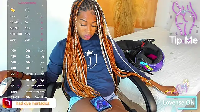 shenielxx online show from February 20, 1:55 pm