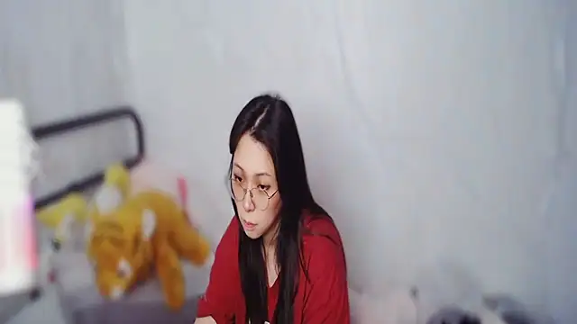 mememe 1006  online show from April 4, 8:50 pm