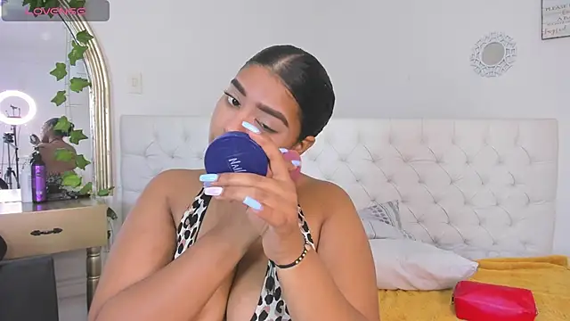 sharlot evans  online show from January 12, 12:32 pm