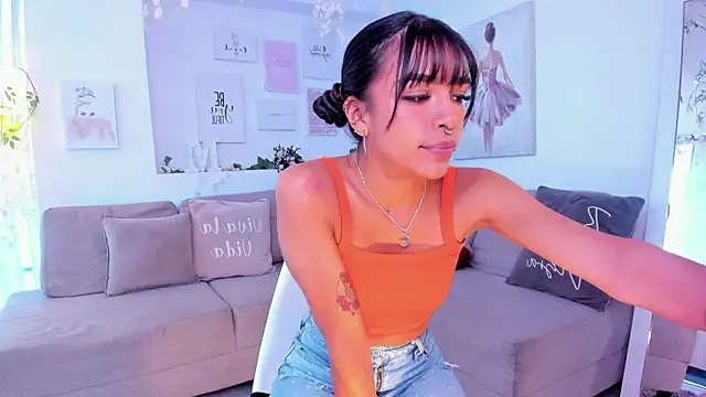 Snapshot of Michelle_se chatting on January 8, 5:26 pm Michelle se online show from January 8, 5:26 pm