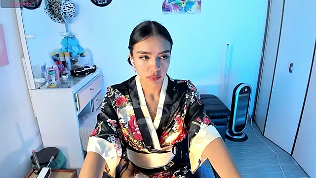 Snapshot of Michelle_se chatting on September 11, 6:19 pm Michelle se online show from September 11, 6:19 pm