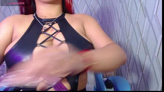 Snapshot of NicolleTaylor chatting on February 1, 12:18 am NicolleTaylor online show from February 1, 12:18 am