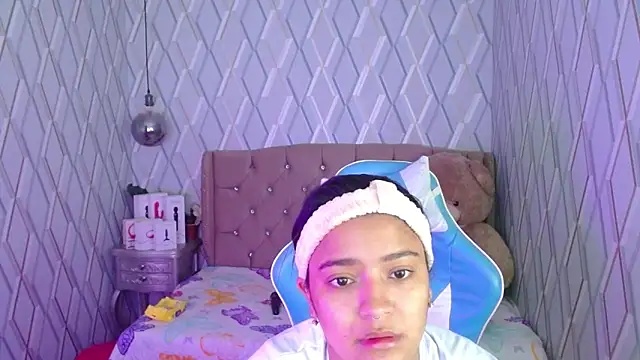 Snapshot of NicolleTaylor chatting on February 16, 2:42 am NicolleTaylor online show from February 16, 2:42 am