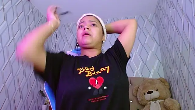 Snapshot of NicolleTaylor chatting on February 19, 3:50 am NicolleTaylor online show from February 19, 3:50 am