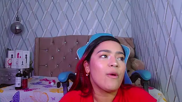 Snapshot of NicolleTaylor chatting on February 20, 5:12 am NicolleTaylor online show from February 20, 5:12 am