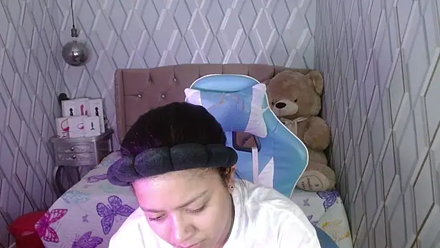 Snapshot of NicolleTaylor chatting on February 25, 3:20 am NicolleTaylor online show from February 25, 3:20 am