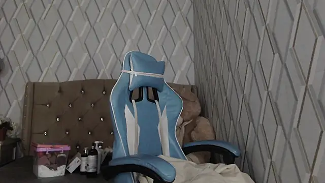 Snapshot of NicolleTaylor chatting on March 19, 4:03 am NicolleTaylor online show from March 19, 4:03 am