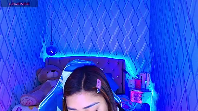 Snapshot of NicolleTaylor chatting on October 14, 4:02 am NicolleTaylor online show from October 14, 4:02 am