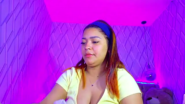 Snapshot of NicolleTaylor chatting on October 21, 4:13 am NicolleTaylor online show from October 21, 4:13 am