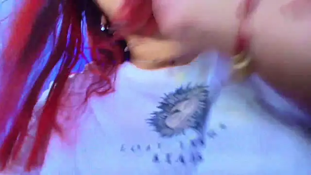 Snapshot of NicolleTaylor chatting on October 24, 4:20 am NicolleTaylor online show from October 24, 4:20 am