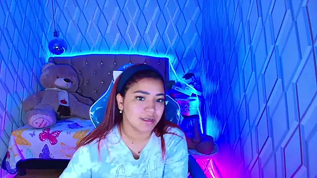 Snapshot of NicolleTaylor chatting on October 25, 3:25 am NicolleTaylor online show from October 25, 3:25 am