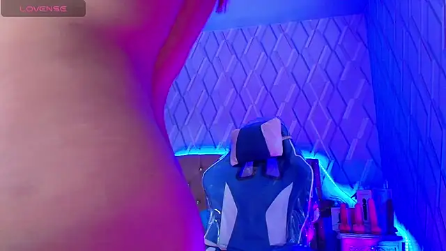 Snapshot of NicolleTaylor chatting on October 29, 3:42 am NicolleTaylor online show from October 29, 3:42 am