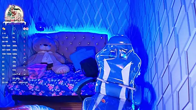 Snapshot of NicolleTaylor chatting on November 18, 4:50 am NicolleTaylor online show from November 18, 4:50 am