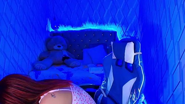 Snapshot of NicolleTaylor chatting on November 27, 3:52 am NicolleTaylor online show from November 27, 3:52 am