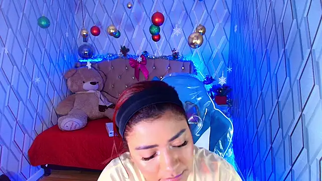 Snapshot of NicolleTaylor chatting on December 14, 3:56 am NicolleTaylor online show from December 14, 3:56 am