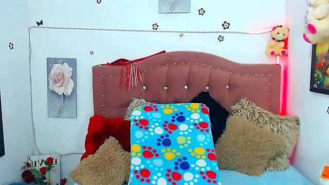 Snapshot of AngeDrty chatting on February 20, 12:30 am AngeDrty online show from February 20, 12:30 am