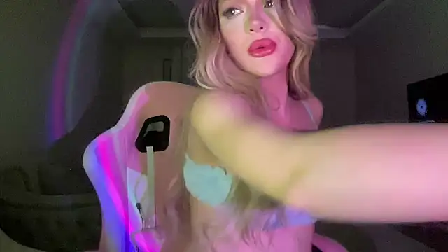 petitebeauty online show from April 22, 8:10 pm