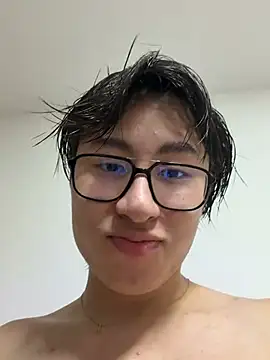 Snapshot of SrLuis18 chatting on June 9, 9:15 pm SrLuis18 online show from June 9, 9:15 pm
