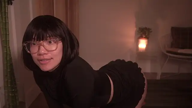 Snapshot of meganmei666 chatting on March 6, 2:51 am meganmei666 online show from March 6, 2:51 am