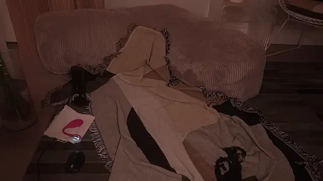 Snapshot of meganmei666 chatting on March 6, 5:57 am meganmei666 online show from March 6, 5:57 am