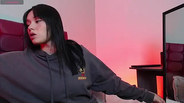 megan lover online show from November 27, 2:35 am